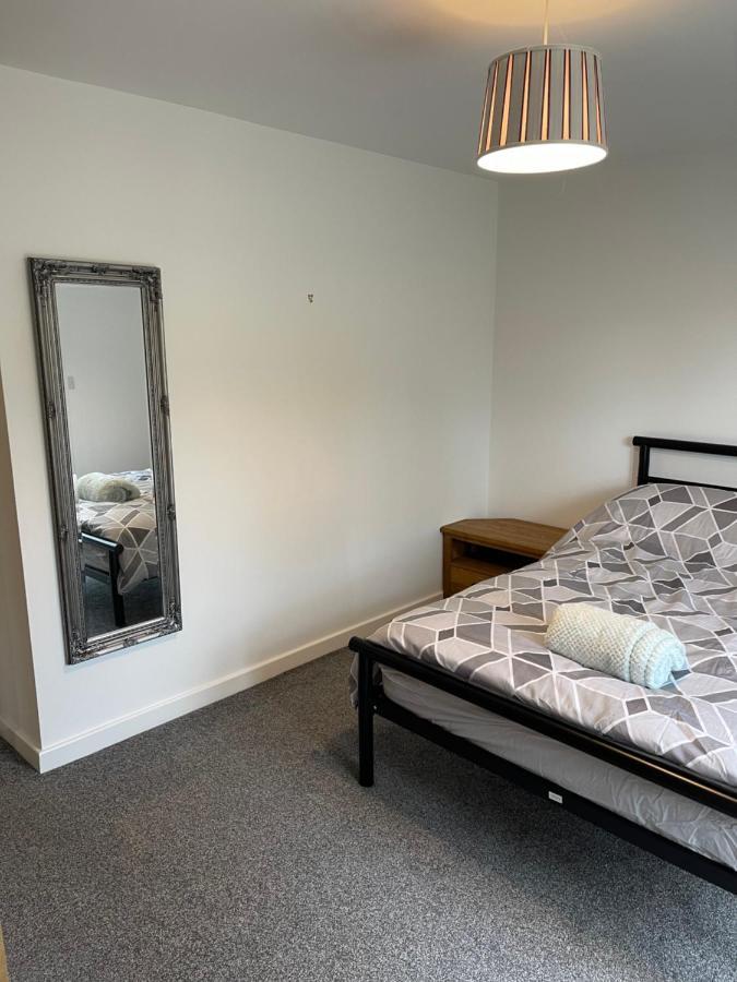 Lovely, Sleeps 8, Cafe Bars, *