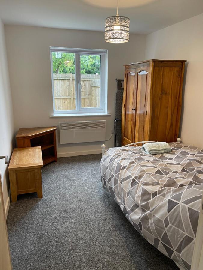 Lovely, Sleeps 8, Cafe Bars, *