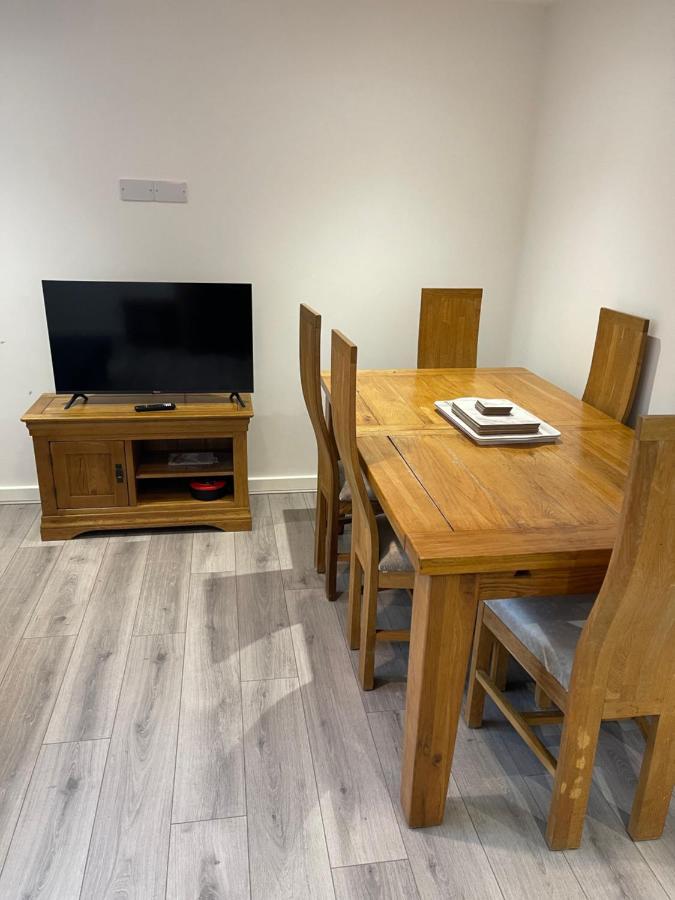 Lovely, Sleeps 8, Cafe Bars, Apartment